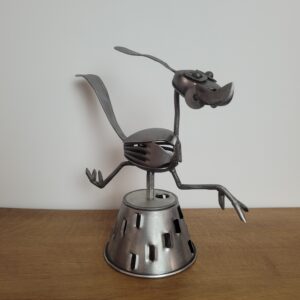 sculpture-oiseau-metal-recycle-posture-dynamique