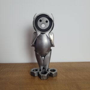 sculpture expression visage en métal recyclé